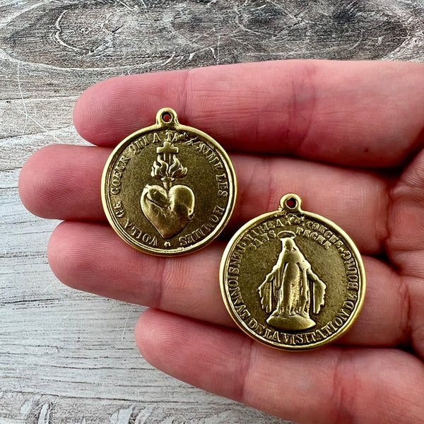 Load image into Gallery viewer, French Sacred Heart Pendant, Catholic Medal Pendant, Christian Jewelry Making, Antiqued Gold GL-6319
