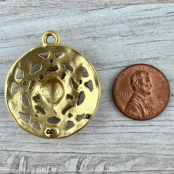 Load image into Gallery viewer, Coat of Arms Medallion Pendant, Old World Antiqued Gold Charm, Jewelry Findings, GL-6299
