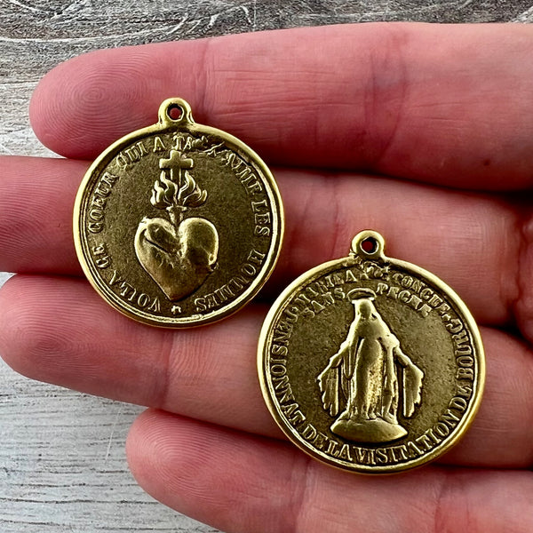 Load image into Gallery viewer, French Sacred Heart Pendant, Catholic Medal Pendant, Christian Jewelry Making, Antiqued Gold GL-6319
