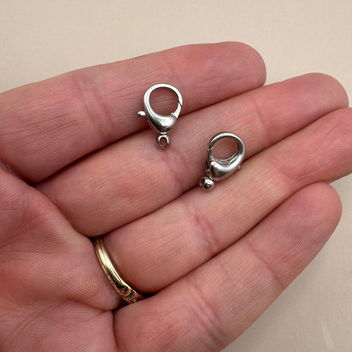 2 Small Lobster Claw with Swivel Ring, Pewter Artisan Necklace Jewelry Components, PW-6528