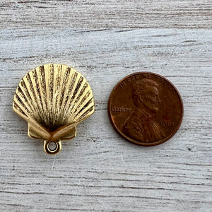 Seashell Charm, Simple Antiqued Gold Jewelry Making Findings, Carson's Cove, GL-6285