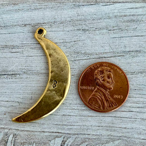 Textured Crescent Moon Pendant, Gold Celestial Charm, Artisan Jewelry Findings, GL-6306