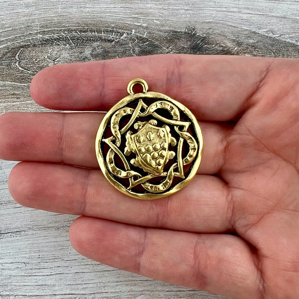 Load image into Gallery viewer, Coat of Arms Medallion Pendant, Old World Antiqued Gold Charm, Jewelry Findings, GL-6299
