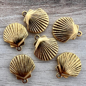 Seashell Charm, Simple Antiqued Gold Jewelry Making Findings, Carson's Cove, GL-6285