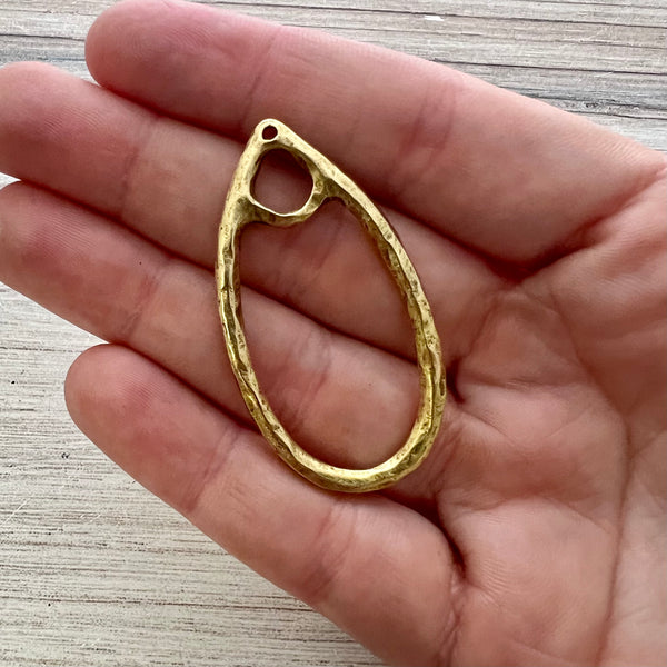 Load image into Gallery viewer, Large Oval Hammered Hoop Charm Holder, Gold Artisan Earring Finding, Carson&#39;s Cove, GL-6260
