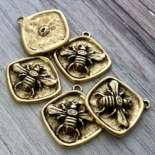 Load image into Gallery viewer, Large Bee Pendant, Antiqued Gold Diamond Shaped Bee Charm, Artisan Jewelry Components Supplies, GL-6261
