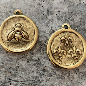 Soldered French Bee Charm with Fleur de Lis, Antiqued Gold Pendant, Jewelry Supplies, GL-6123