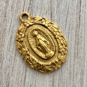 Floral Mary Medal, Antiqued Gold Religious Jewelry Making Charm Pendant, Catholic Jewelry, GL-6203