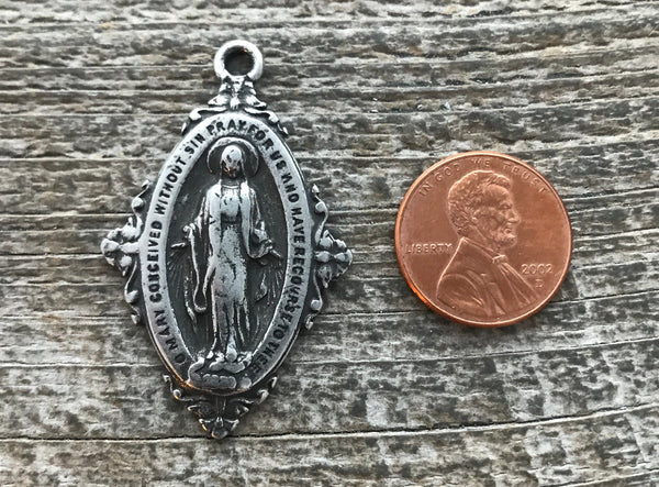 Load image into Gallery viewer, Virgin Mary Medal, Catholic Religious Pendant, Blessed Mother, Silver Pendant, Religious Jewelry, SL-1076
