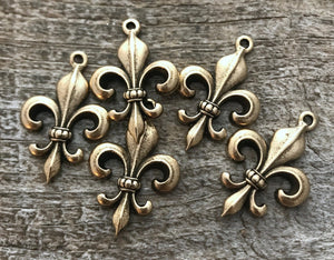 Fleur de lis French Charm, Antiqued Gold, New Orleans Charm, Paris Jewelry, Paris Charm, Findings, GL-6019