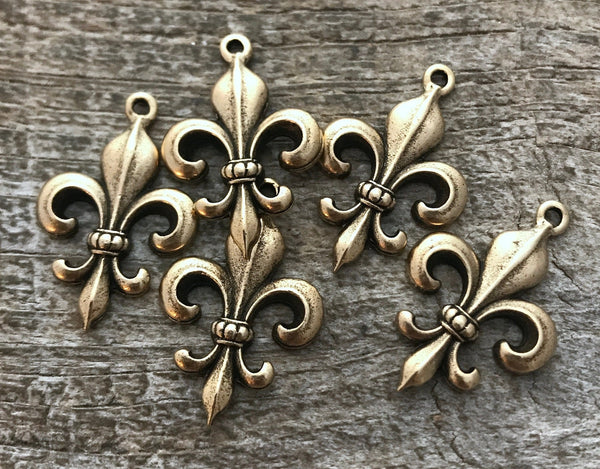 Load image into Gallery viewer, Fleur de lis French Charm, Antiqued Gold, New Orleans Charm, Paris Jewelry, Paris Charm, Findings, GL-6019
