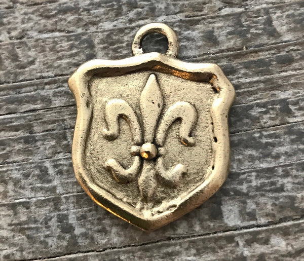 Load image into Gallery viewer, Fleur de lis Charm, Antiqued Gold Seal, Soldered French Charm, Paris Jewelry, Paris Charm, Jewelry Making Artisan Findings, GL-6061
