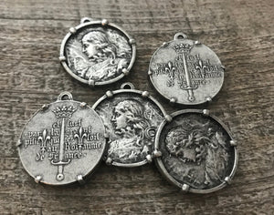 Joan of Arc Medal with Frame, Antiqued Silver Charm Pendant, Brave Woman, Saint of Soldiers, Religious Catholic Jewelry Supplies, PW-6124