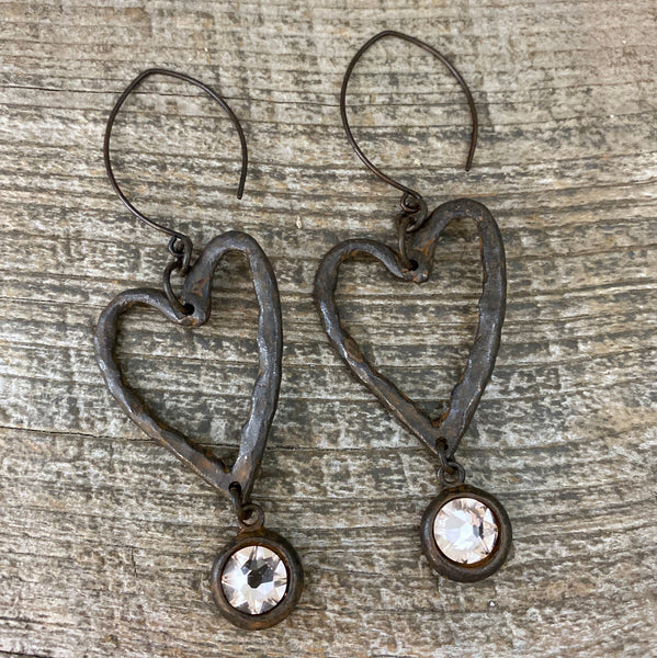 Load image into Gallery viewer, Hammered Heart Connector Pendant, Antiqued Rustic Brown Charm, BR-6089
