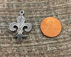 Fleur de lis French Charm, Antiqued Silver, New Orleans Charm, Paris Jewelry, Paris Charm, Findings, PW-6019