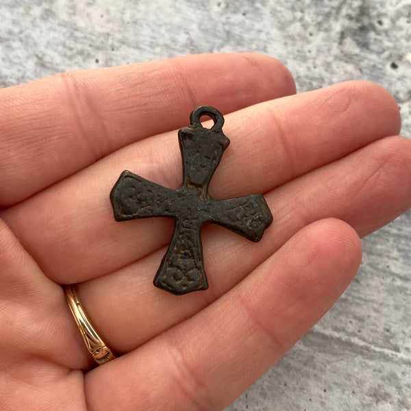 Load image into Gallery viewer, Ancient Maltese Cross Pendant, Antiqued Rustic Brown Textured Religious Pendant Charm, Carson&#39;s Cove, BR-6119
