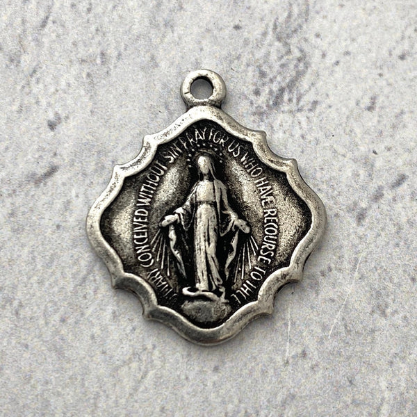 Load image into Gallery viewer, Miraculous Medal, Catholic Religious Antiqued Silver, Diamond Shaped Charm Pendant, Religious Jewelry Supplies, PW-6128
