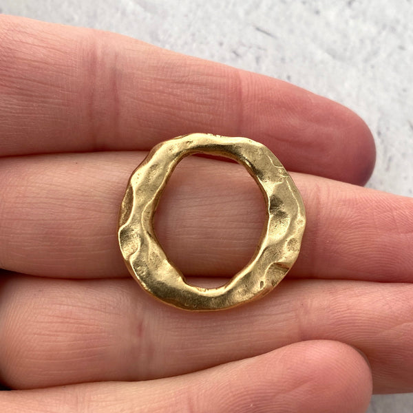 Load image into Gallery viewer, Organic Hammered Ring Link, Eternity Connector, Gold Oval Hoop, Circle Jewelry Supply, GL-6127
