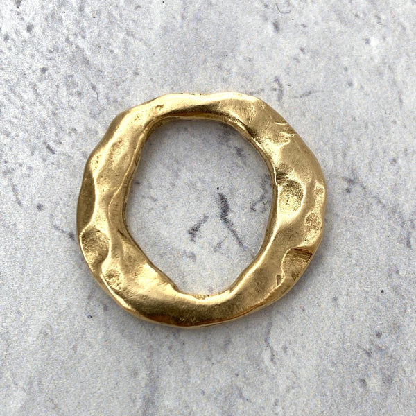 Load image into Gallery viewer, Organic Hammered Ring Link, Eternity Connector, Gold Oval Hoop, Circle Jewelry Supply, GL-6127
