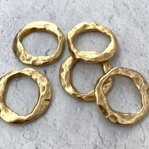 Organic Hammered Ring Link, Eternity Connector, Gold Oval Hoop, Circle Jewelry Supply, GL-6127