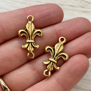 2 Fleur de lis Connector, French Charm, Antiqued Gold Paris Jewelry Findings, GL-6154