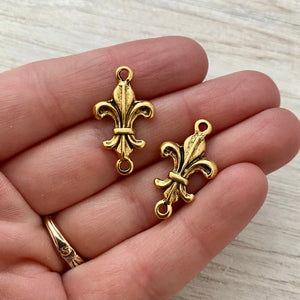 2 Fleur de lis Connector, French Charm, Antiqued Gold Paris Jewelry Findings, GL-6154