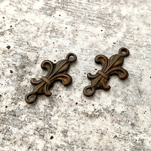 2 Fleur de lis Connector, French Charm, Antiqued Rustic Brown Paris Jewelry Findings, BR-6154