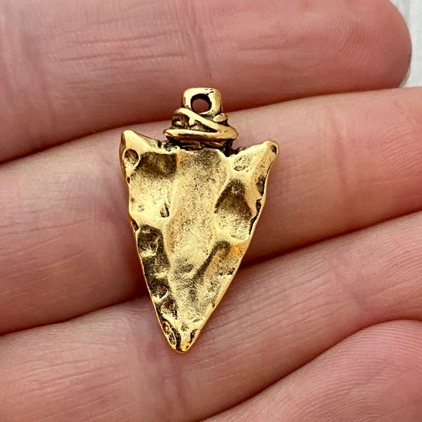Load image into Gallery viewer, Arrowhead Charm, Gold Pendant Nature Charm, Native American Jewelry, Vintage Tribal Charm, Spiritual Jewelry, GL-6187
