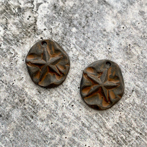 2 Star Charm, Simple Sand Dollar Antiqued Rustic Brown Star, Carson's Cove, BR-6194