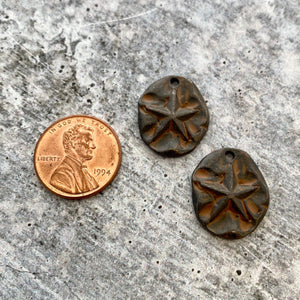 2 Star Charm, Simple Sand Dollar Antiqued Rustic Brown Star, Carson's Cove, BR-6194