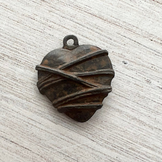 Lined Artisan Heart Pendant, Antiqued Rustic Brown Geometric Love Charm, Carson's Cove, BR-6250