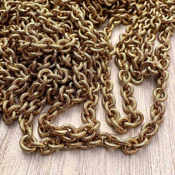Load image into Gallery viewer, Thick Gold Chain with Design, Textured Chain by the Foot, Carson&#39;s Cove Jewelry Supplies, GL-2018
