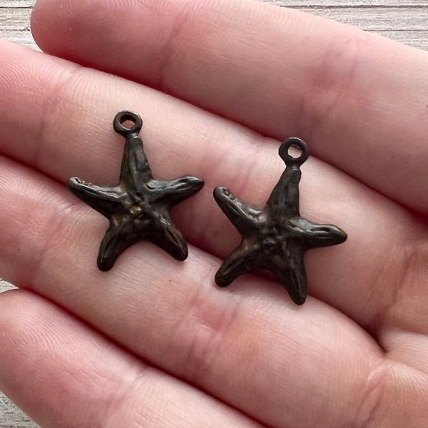 Load image into Gallery viewer, 2 Starfish Charm, Simple Rustic Antiqued Ocean Star, Carson&#39;s Cove, BR-6247
